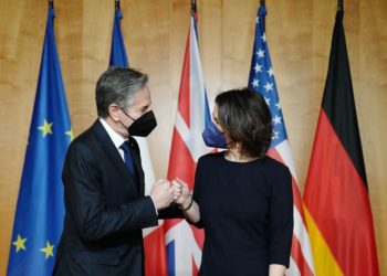 Europa amenaza con sanciones "masivas" a Rusia si ataca a Ucrania