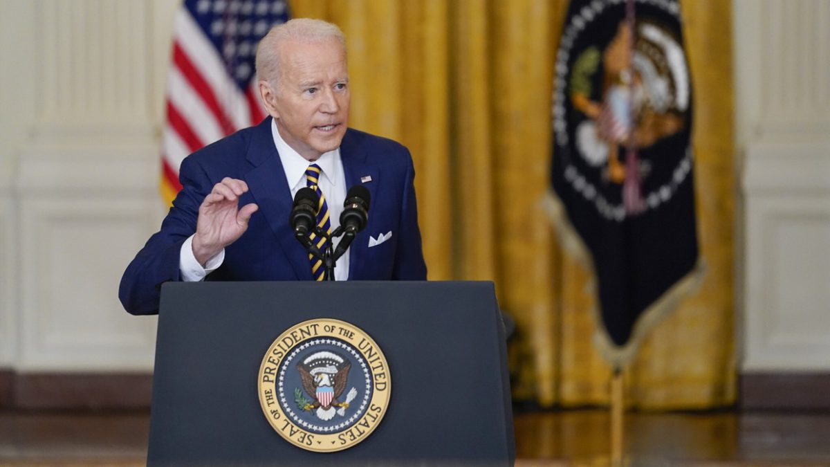 Biden dice a los estadounidenses en Ucrania que “se vayan ahora”