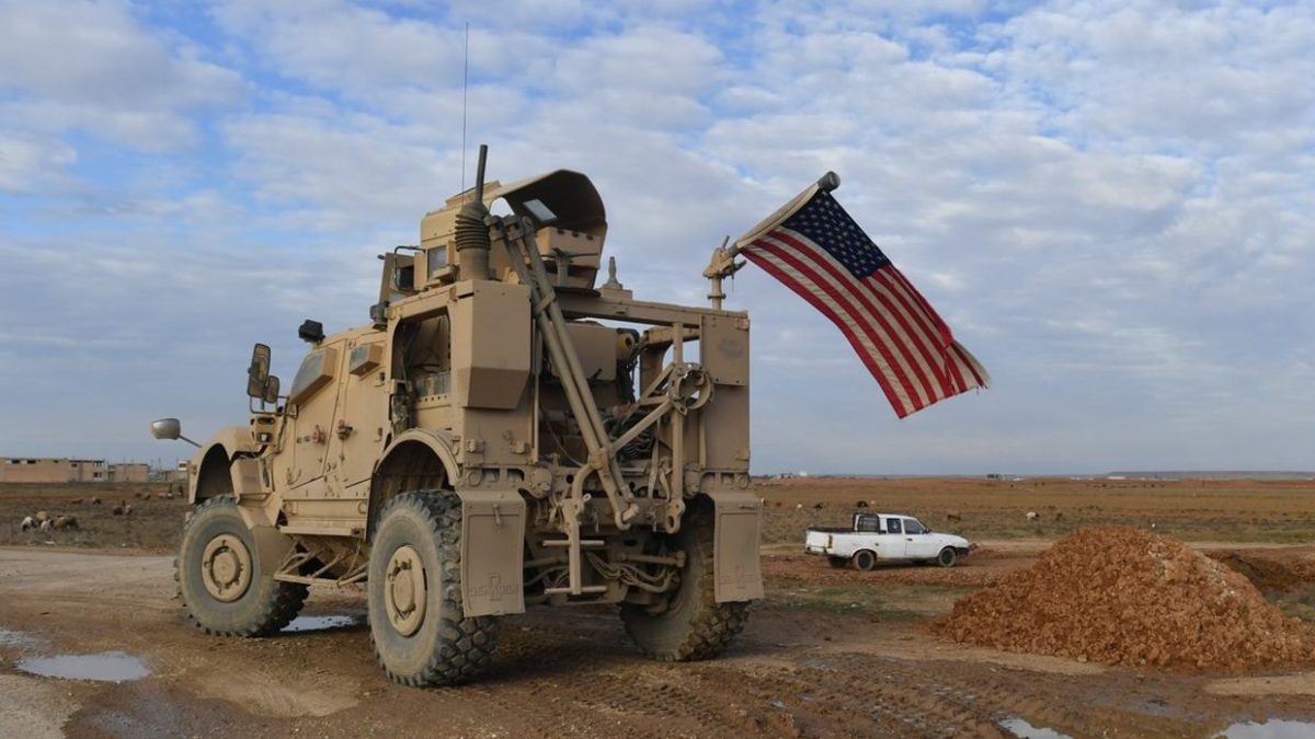 La coalición militar de EE.UU. destruye sitios de lanzamiento de cohetes en Siria