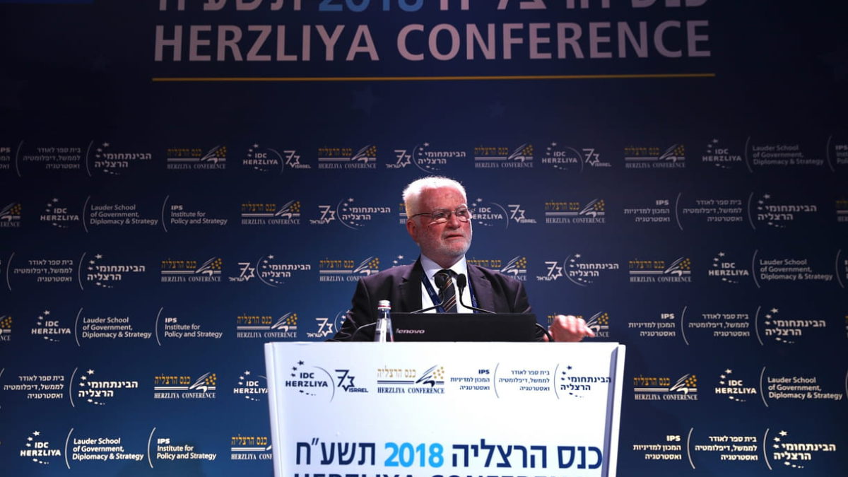 Amos Gilead: “La historia juzgará” a Netanyahu por sus fracasos sobre Irán