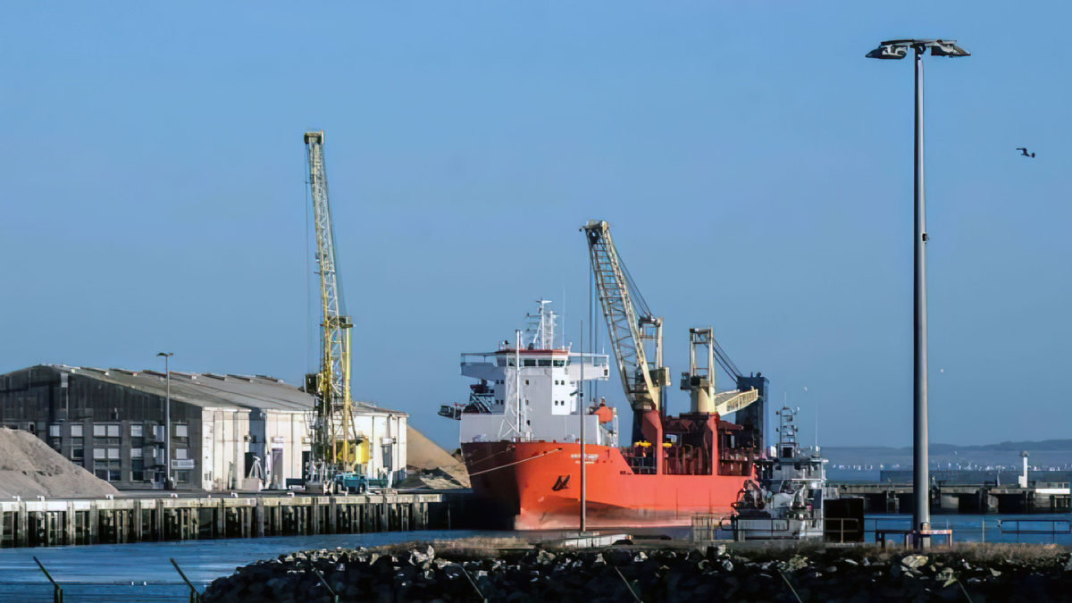 Francia intercepta un buque de carga con destino a Rusia en el Canal de la Mancha