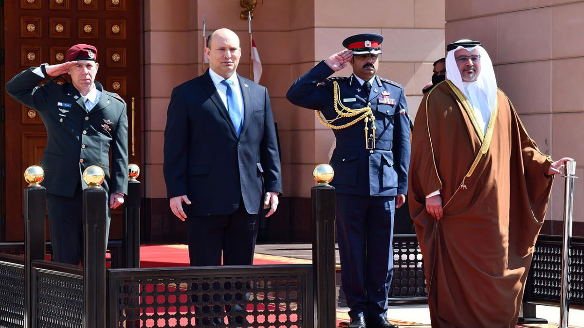 Canciller de Bahréin dice que el príncipe heredero acepta la invitación para visitar Israel