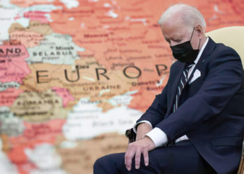 Que alguien despierte a Biden: su presidencia se tambalea mientras la guerra se acerca