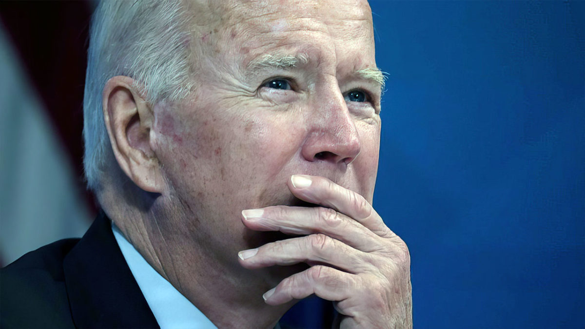Joe Biden debería ir a Ucrania, no evacuarla