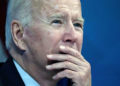 Joe Biden debería ir a Ucrania, no evacuarla