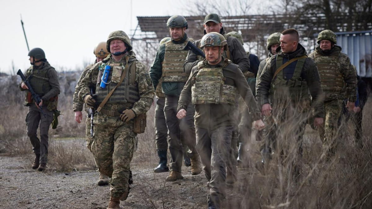 Los líderes separatistas del este de Ucrania declaran la plena movilización militar