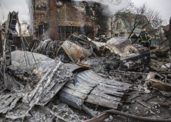 Soldados ucranianos luchan contra las tropas rusas en Kiev