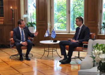 Herzog se reúne con el primer ministro griego y no critica a Rusia