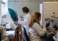 Laboratorios de Israel amenazan con huelga por escasez de personal en medio de la pandemia