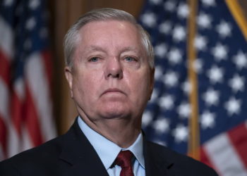 Lindsey Graham en Israel: Ha llegado el momento de desarrollar "barreras" en torno al programa nuclear de Irán