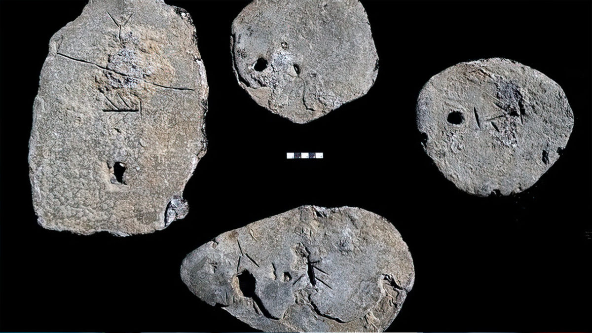 Lingotes de plomo de la Edad de Bronce tardía hallados en la costa de Israel