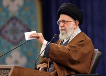 Jamenei rechaza las “absurdas” afirmaciones de que Irán quiere una bomba nuclear