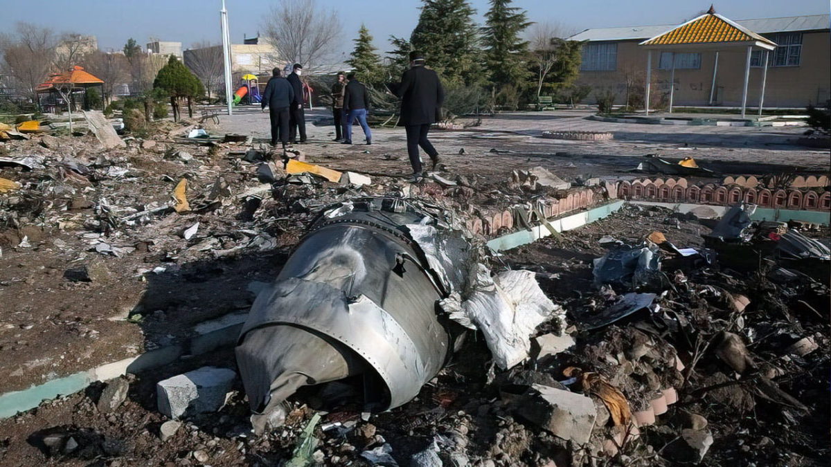 Irán y 4 países se enfrentan sobre las reparaciones por el derribo del avión ucraniano en 2020