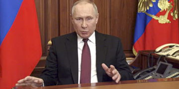 Al atacar a Ucrania: Putin pide la “desnazificación” del país con un líder judío