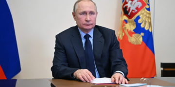 Putin acusa a Occidente de amenazar a Rusia y podría reconocer a los rebeldes separatistas