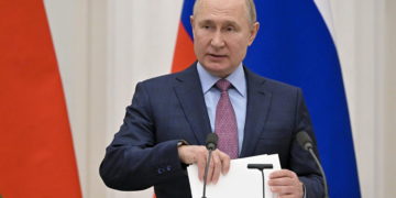 Putin dice que no piensa "restaurar el imperio"