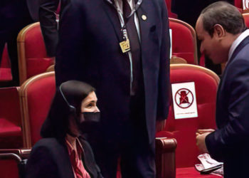 Entusiasmo en Israel cuando Sissi da a la ministra Elharrar una bienvenida especial en la cumbre
