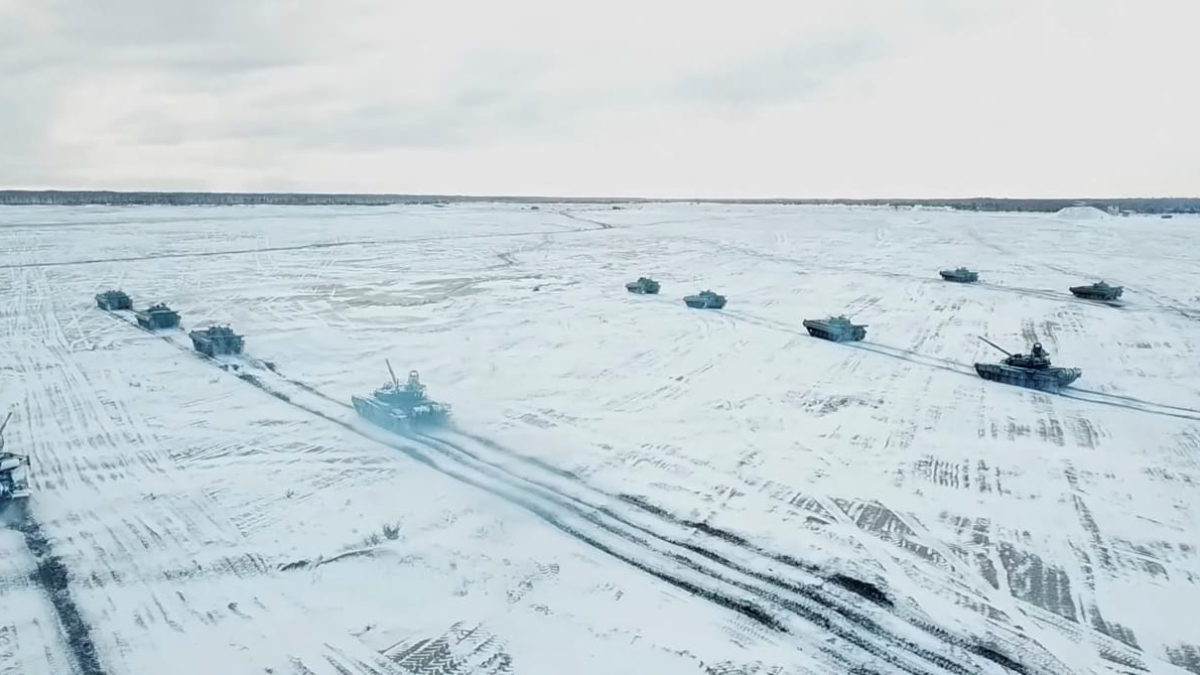 Funcionario de EE. UU.: Rusia añade 7.000 soldados más cerca de la frontera con Ucrania