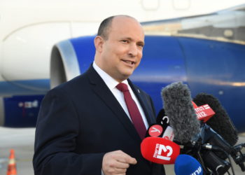 El primer ministro de Israel viaja sorpresivamente a Bahrein: la primera visita de un primer ministro israelí
