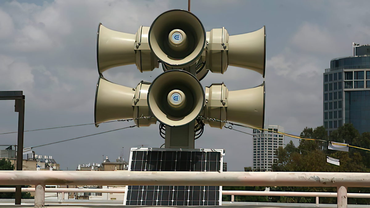 Las FDI prueban las sirenas de aviso de ataque aéreo y realizan ejercicios militares en Tel Aviv y Haifa
