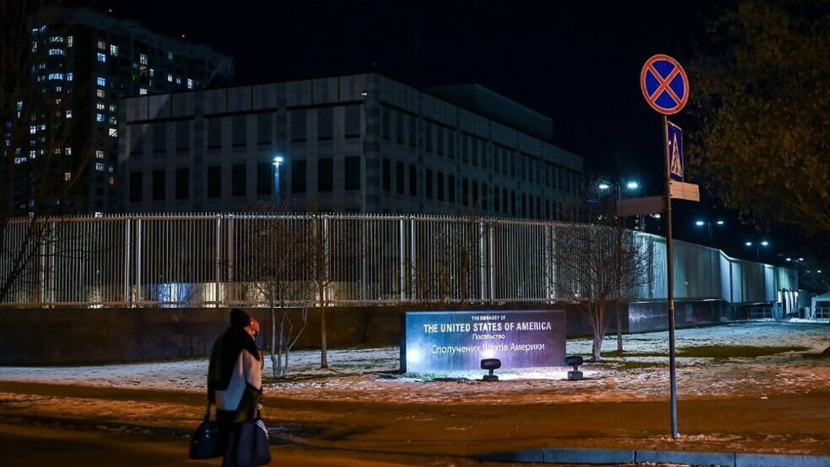 EE. UU. traslada su embajada fuera de Kiev citando una "dramática aceleración" del despliegue ruso
