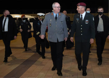 El Teniente General Aviv Kohavi de Israel se reúne con el Jefe de Defensa alemán