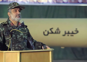 Irán presenta nuevo misil con el nombre de un oasis judío invadido por musulmanes