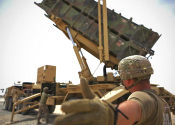 Estados Unidos disparó misiles Patriot para interceptar el ataque de los hutíes a EAU durante la visita de Herzog