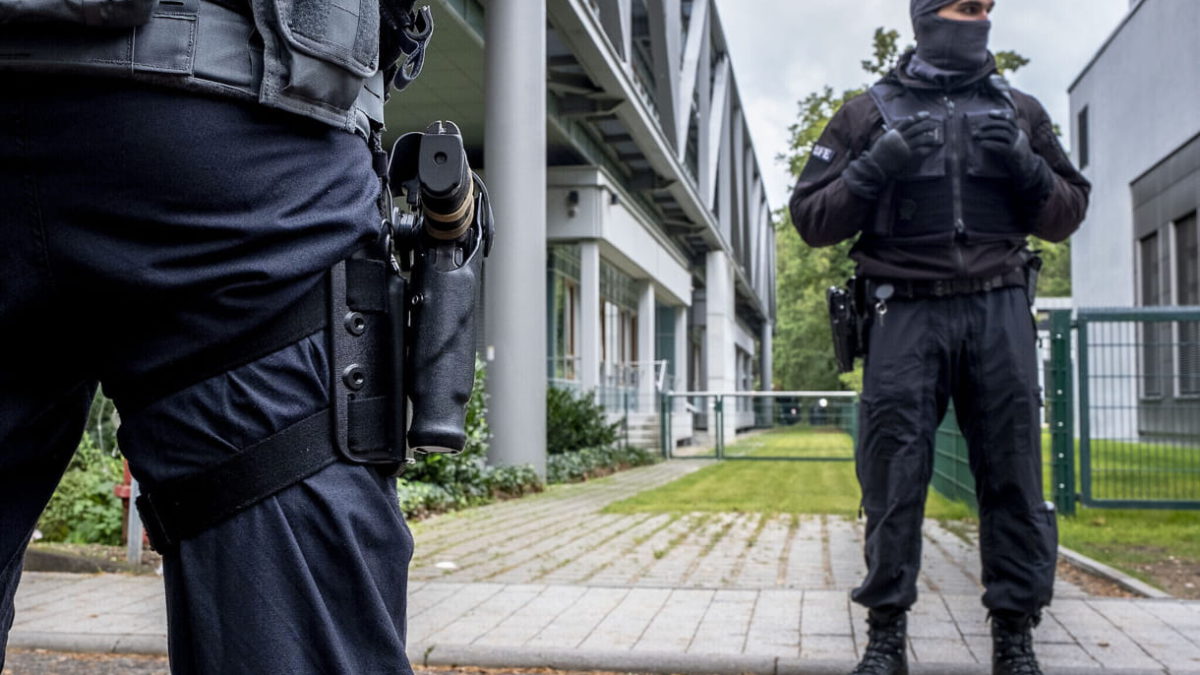 Policía alemana: Las conspiraciones antisemitas fueron un factor para que un hombre matara a su propia familia