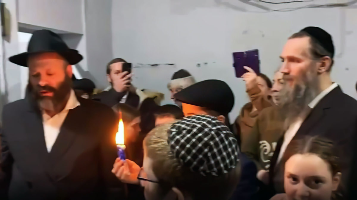 Rabino de Kharkiv: Oímos explosiones y rezamos para que termine rápidamente