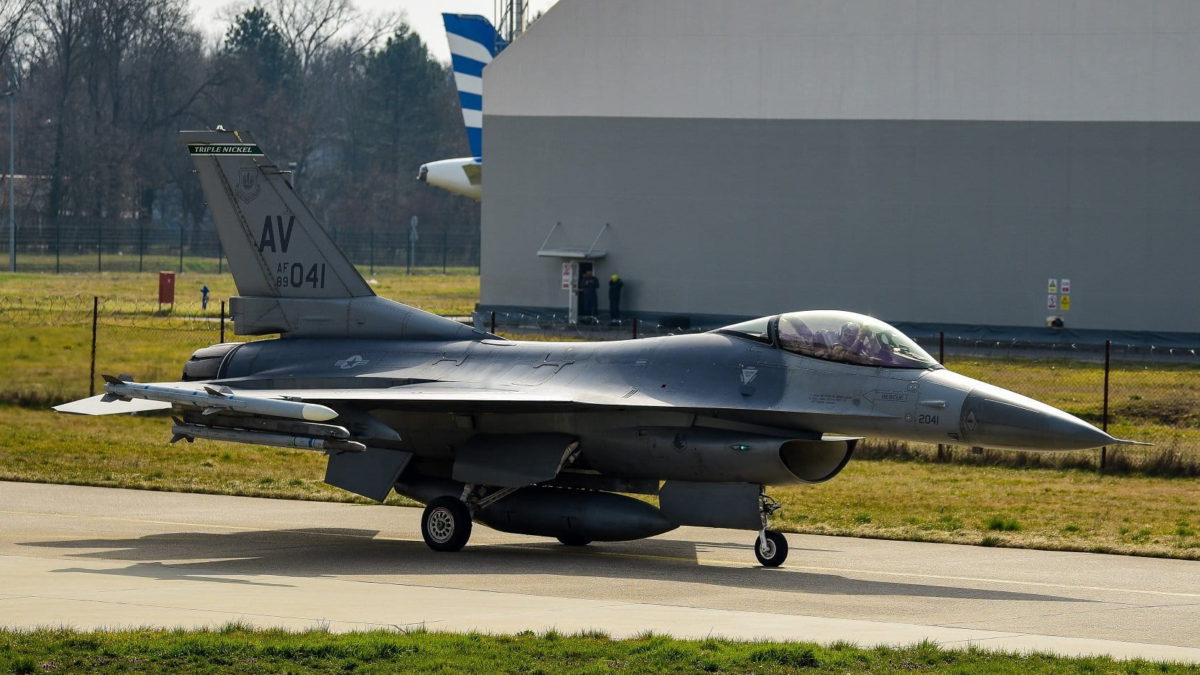 La Fuerza Aérea de EE.UU. despliega aviones Fighting Falcon en Croacia en medio de la invasión rusa de Ucrania