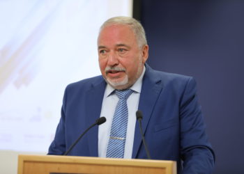 El déficit fiscal de Israel se reduce aún más
