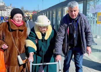 4 supervivientes del Holocausto escapan del bombardeo de Kiev con la ayuda de una organización benéfica israelí