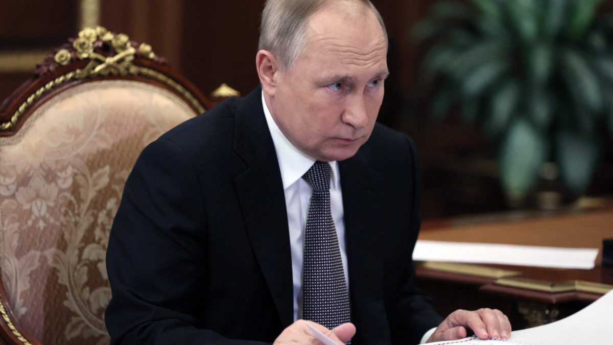 Putin firma: cárcel de 15 años por “noticias falsas” sobre el ejército ruso