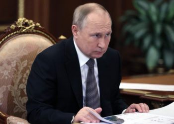 Putin firma: cárcel de 15 años por “noticias falsas” sobre el ejército ruso