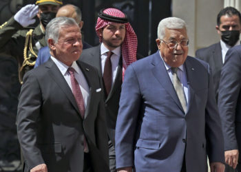 El rey Abdullah II de Jordania se reúne con Abbas en una rara visita