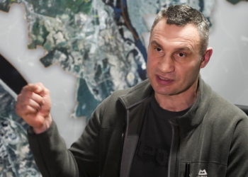 El alcalde de Kiev dice que hay fuertes combates en torno a la capital ucraniana