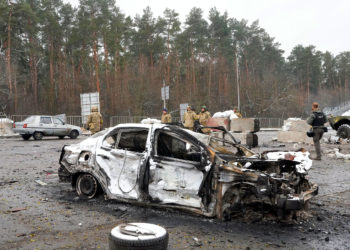 Rusia golpea Kharkiv mientras un gran convoy se acerca a la capital Kiev