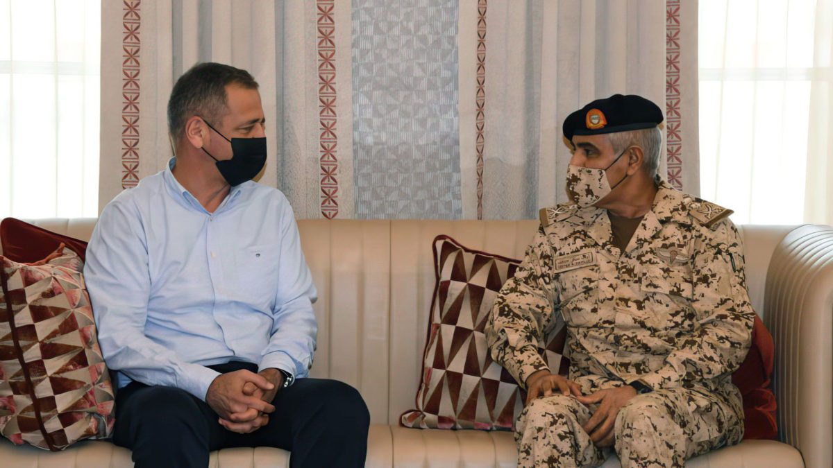 El jefe del ejército israelí en Bahréin en su primera visita oficial