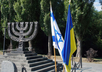 Bombardeos rusos en Kiev dañan el memorial al Holocausto de Babi Yar