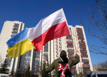 Polonia expulsa a 45 diplomáticos rusos sospechosos de espionaje