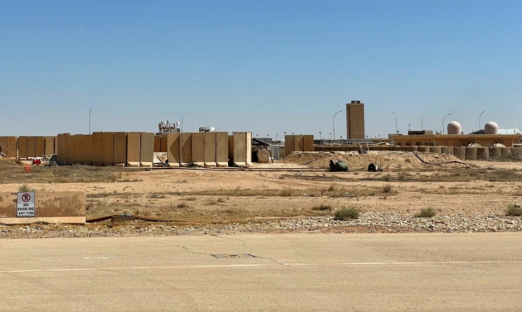 Esta foto, tomada el 8 de julio de 2021, muestra una vista de la base aérea de Ain al-Assad que alberga a las fuerzas estadounidenses en Irak, en la provincia occidental de Anbar, un día después de que se lanzaran catorce cohetes contra la base. (Ayman Henna/AFP)