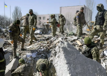 Decenas de soldados ucranianos muertos en los cuarteles bombardeados por Rusia