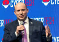 Bennett: las FDI se preparan para la guerra híbrida cibernética y física