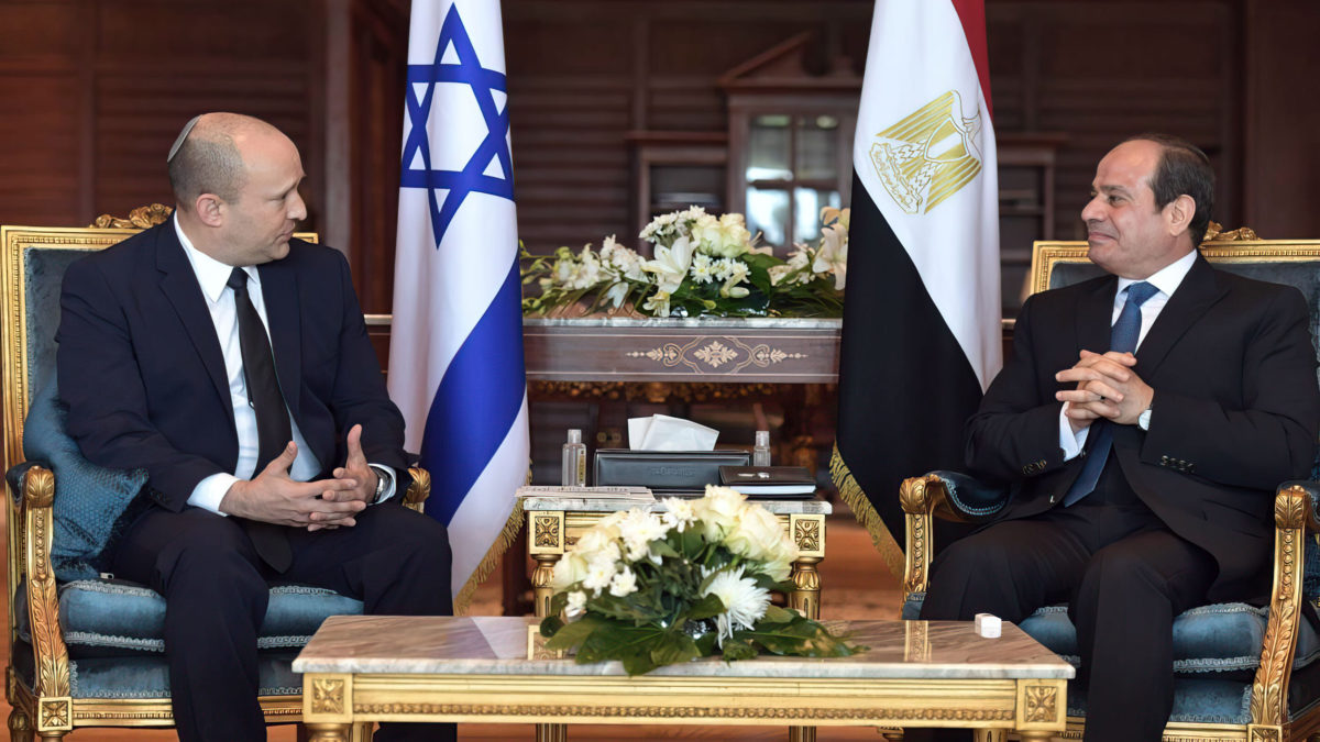 El primer ministro de Israel visita Egipto en un viaje no anunciado