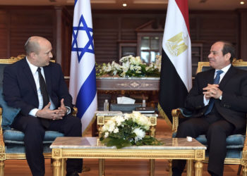 El primer ministro de Israel visita Egipto en un viaje no anunciado