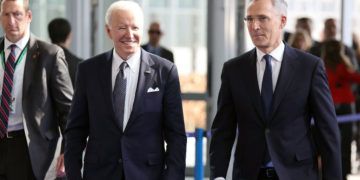 Biden y los líderes de la OTAN se reúnen mientras el jefe de la alianza denuncia el “gran error” de Putin con Ucrania