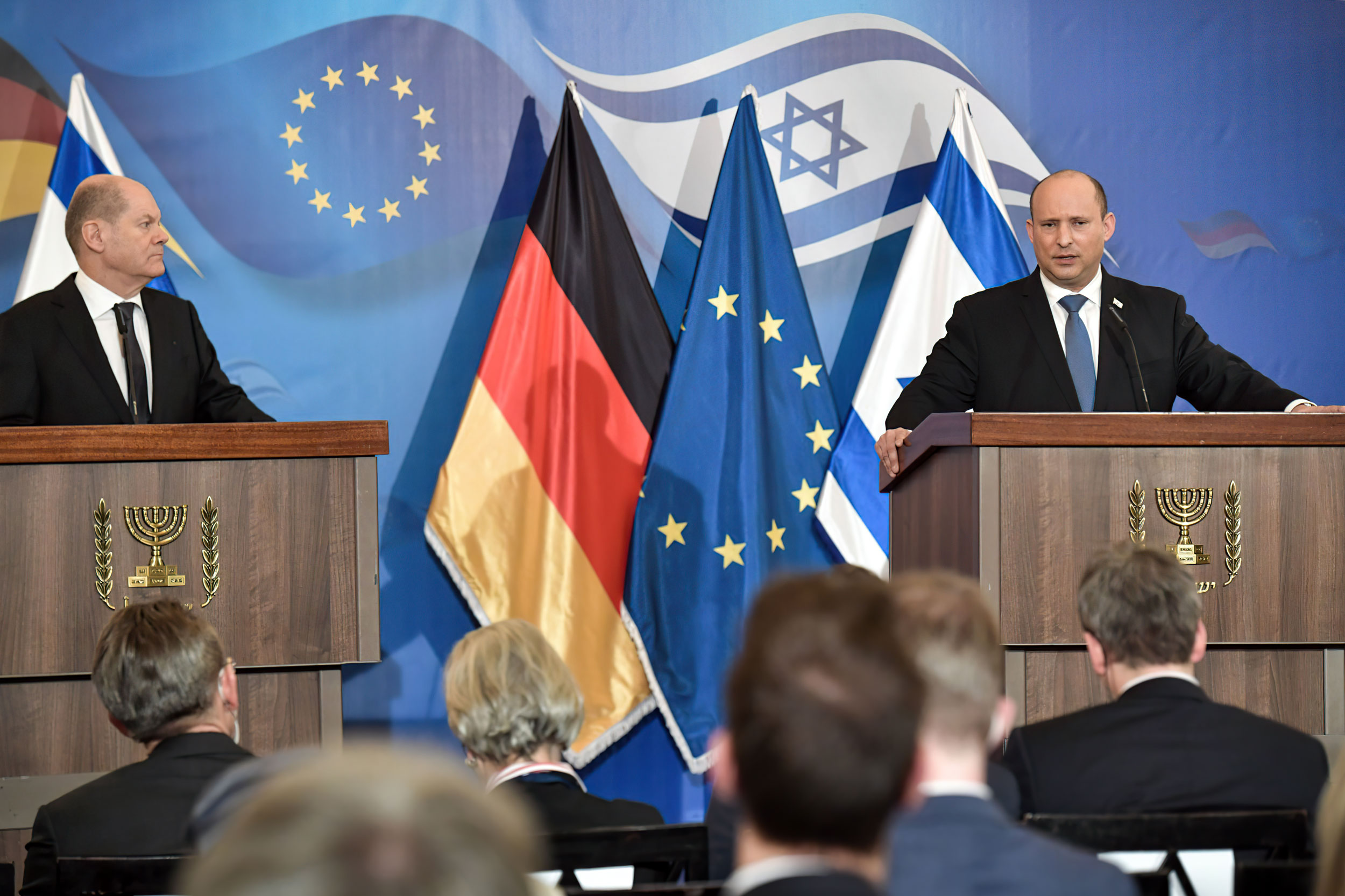 Выборы премьер министра германии. Нафтали Беннет и Шольц. Бенет премьер Израиля.