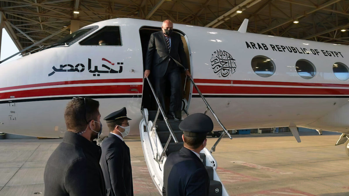 El ministro de Asuntos Exteriores egipcio aterriza en Israel para asistir a la Cumbre del Néguev