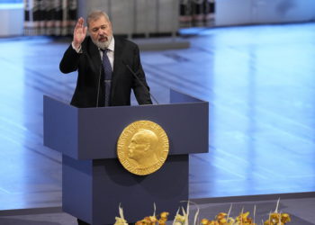 Premio Nobel ruso dona medalla a una subasta para los refugiados ucranianos
